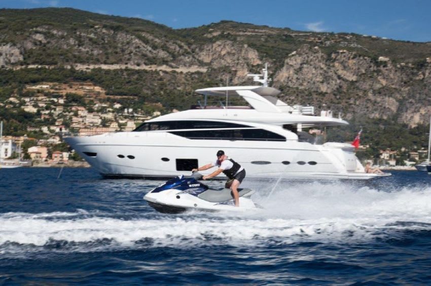 6919646_20181126033627389_1_XLARGE-1 Boat Share Dreams Come True – Princess Yachts